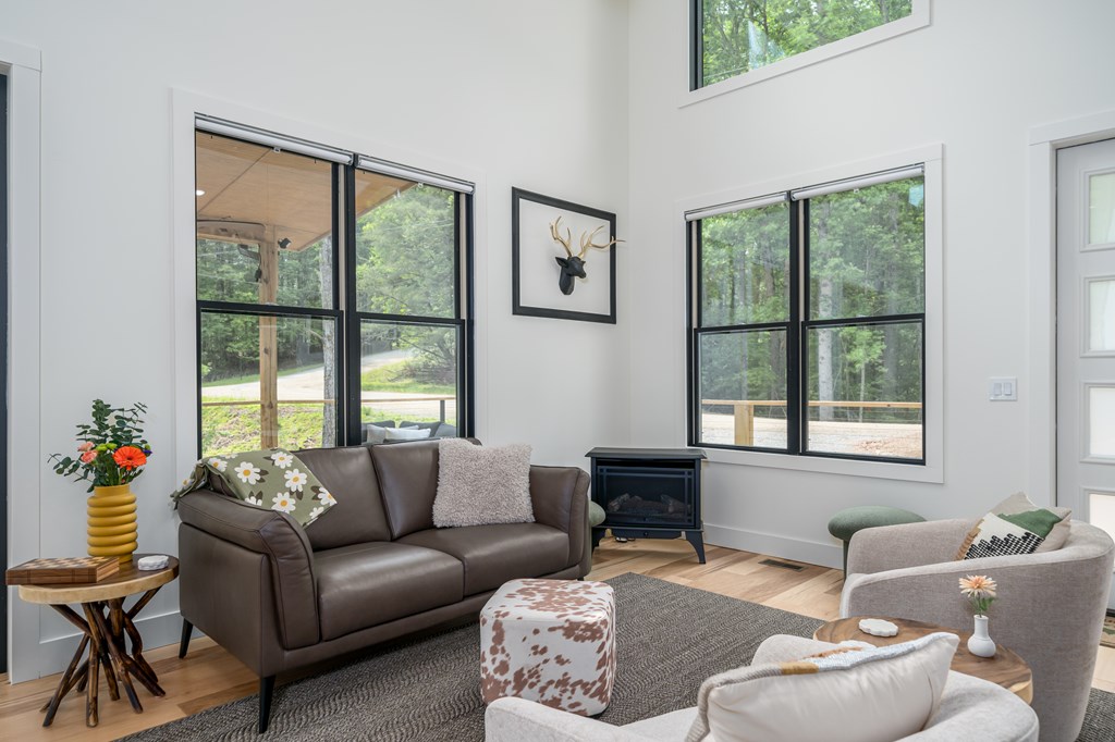 77 Hickory Lane
