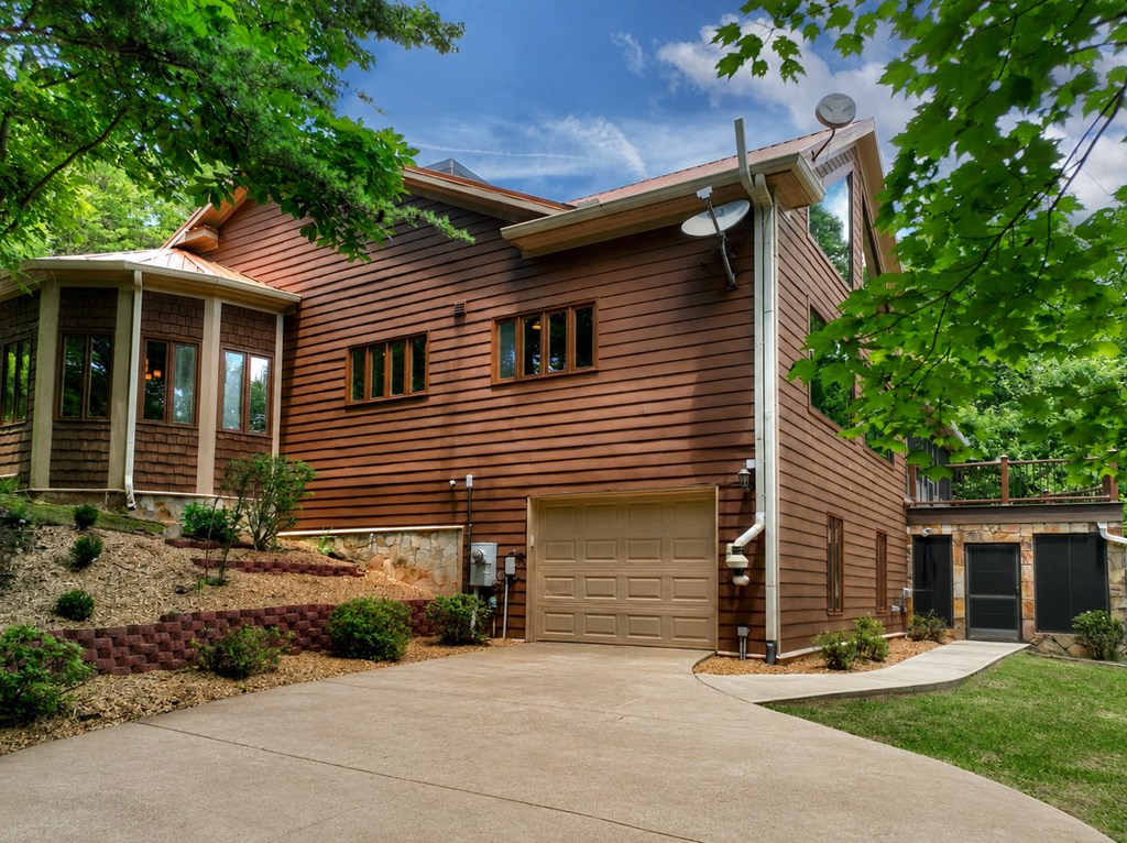 762 Pettit Ridge Road