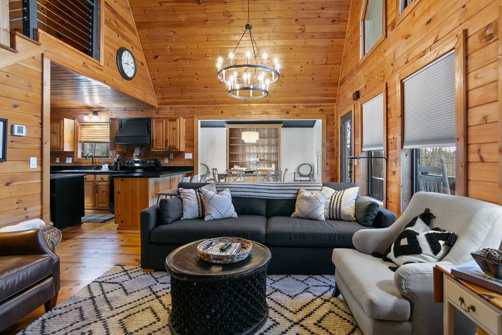 295 Vista Chalet Drive