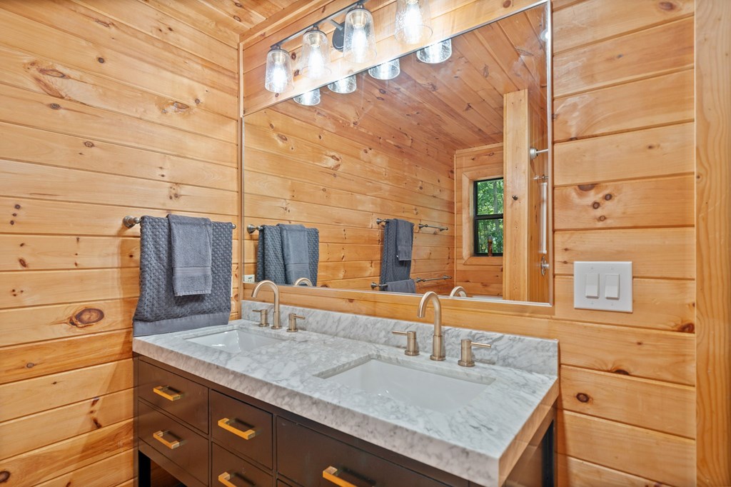 295 Vista Chalet Drive
