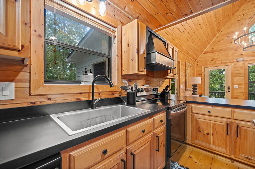 295 Vista Chalet Drive