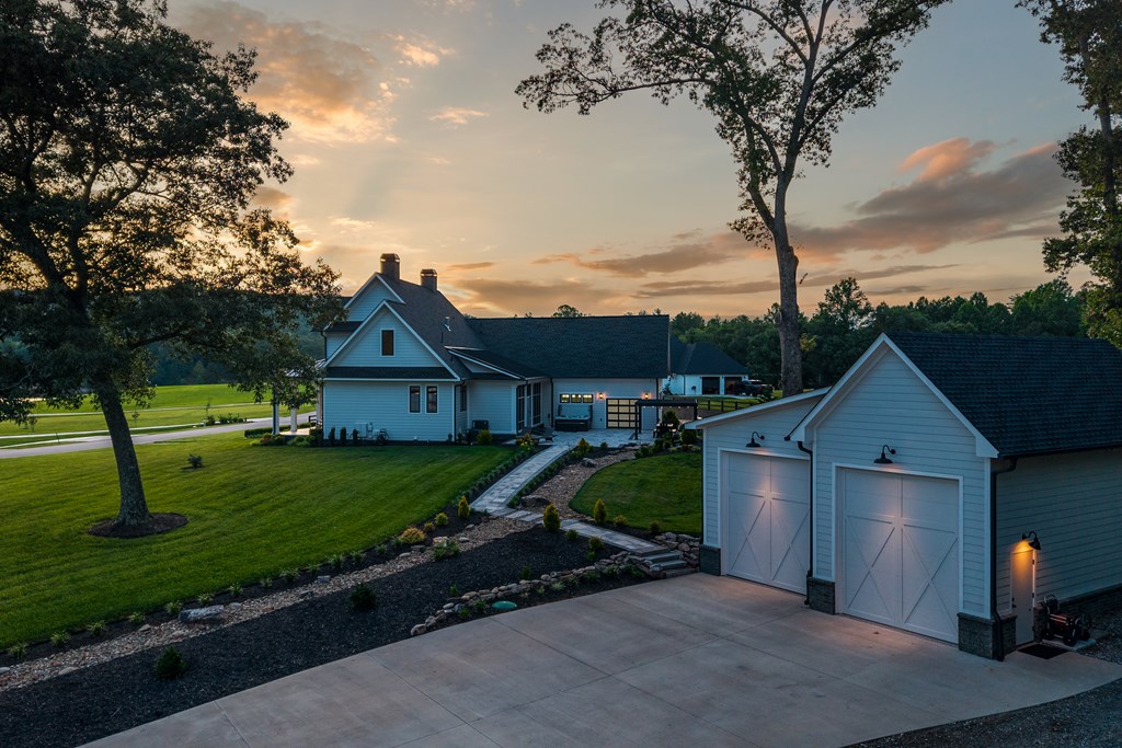 24 Farmland Ct