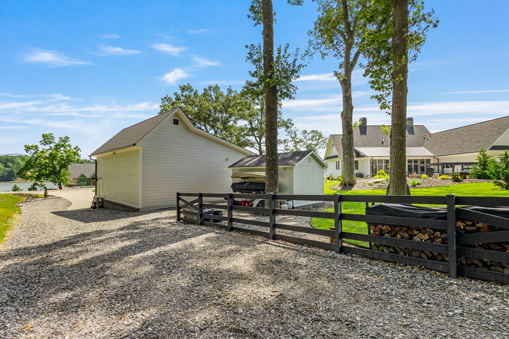 24 Farmland Ct