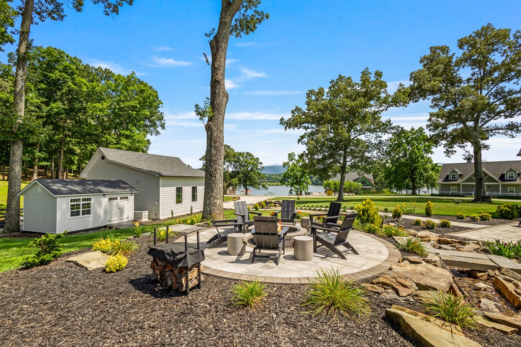 24 Farmland Ct