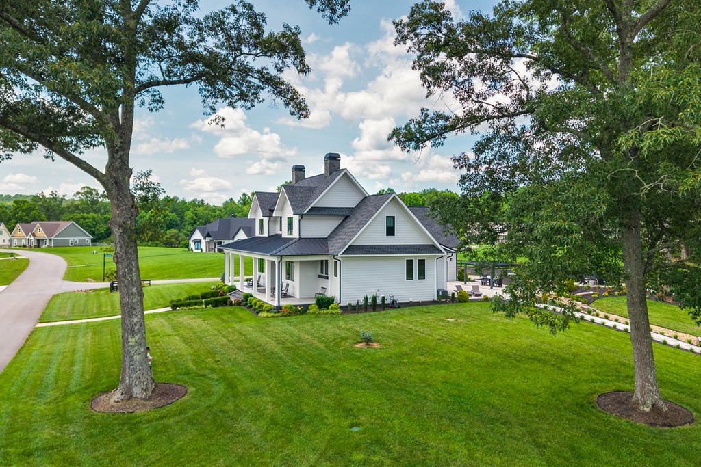 24 Farmland Ct