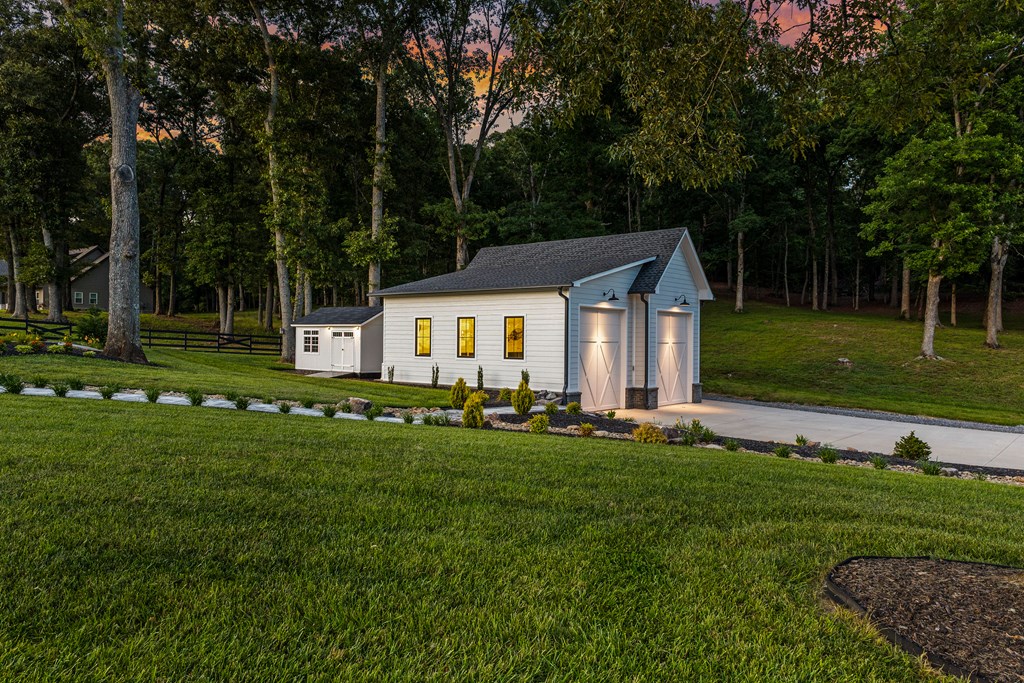 24 Farmland Ct
