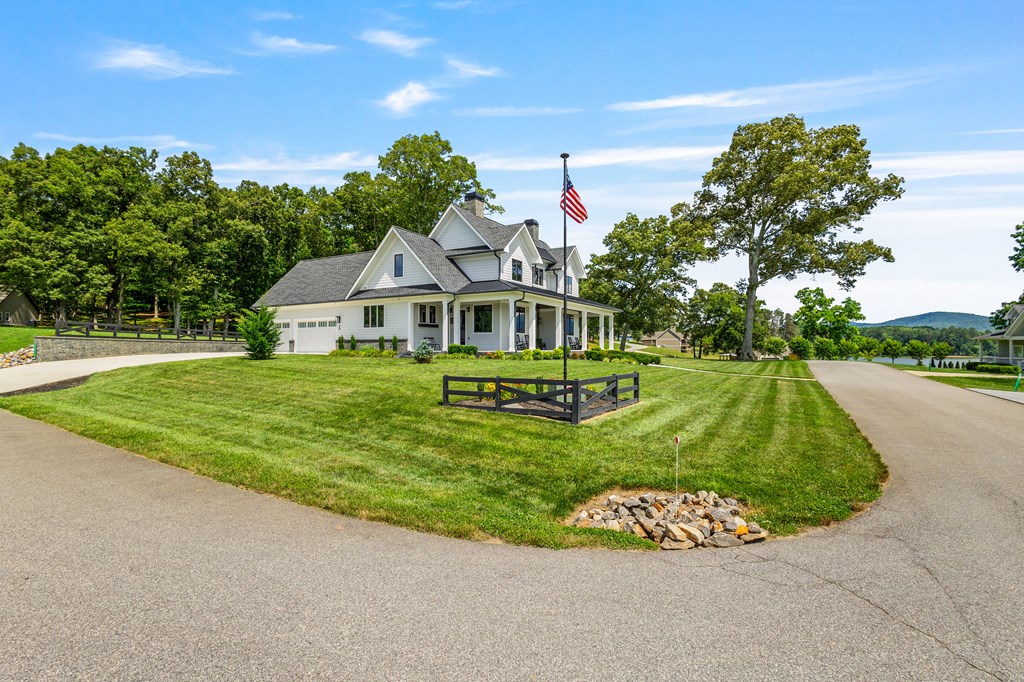 24 Farmland Ct