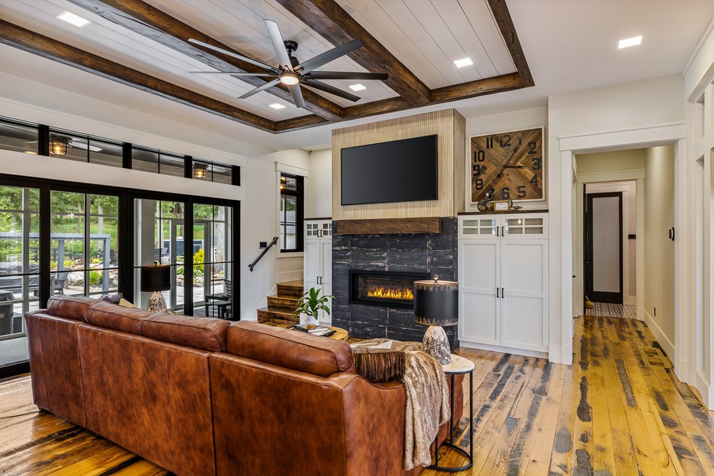 24 Farmland Ct
