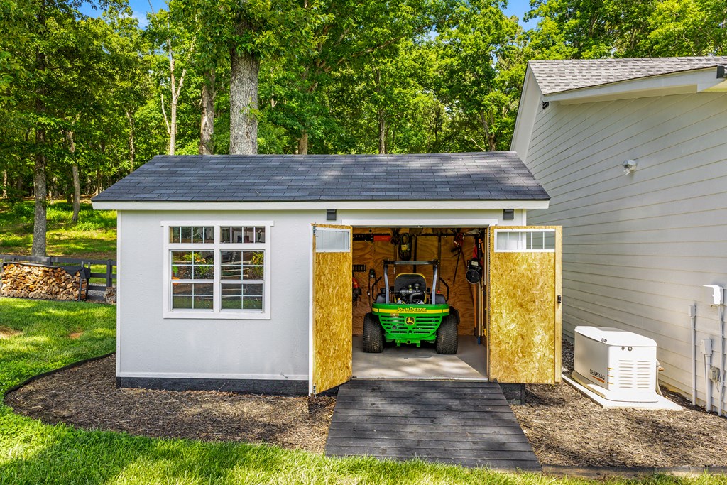 24 Farmland Ct