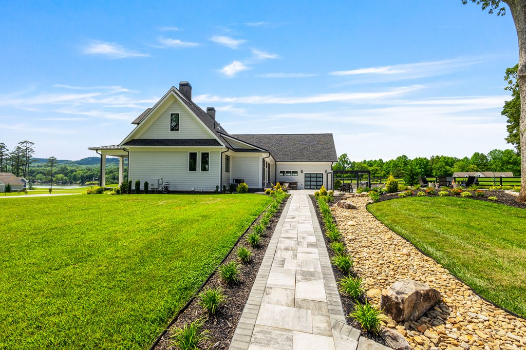 24 Farmland Ct