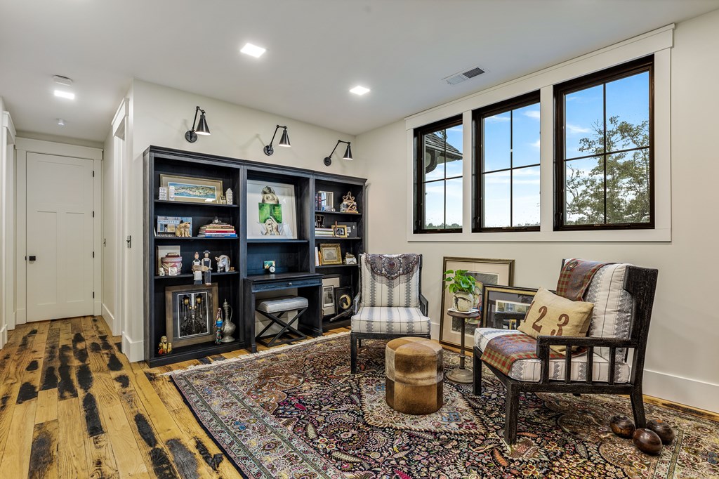 24 Farmland Ct