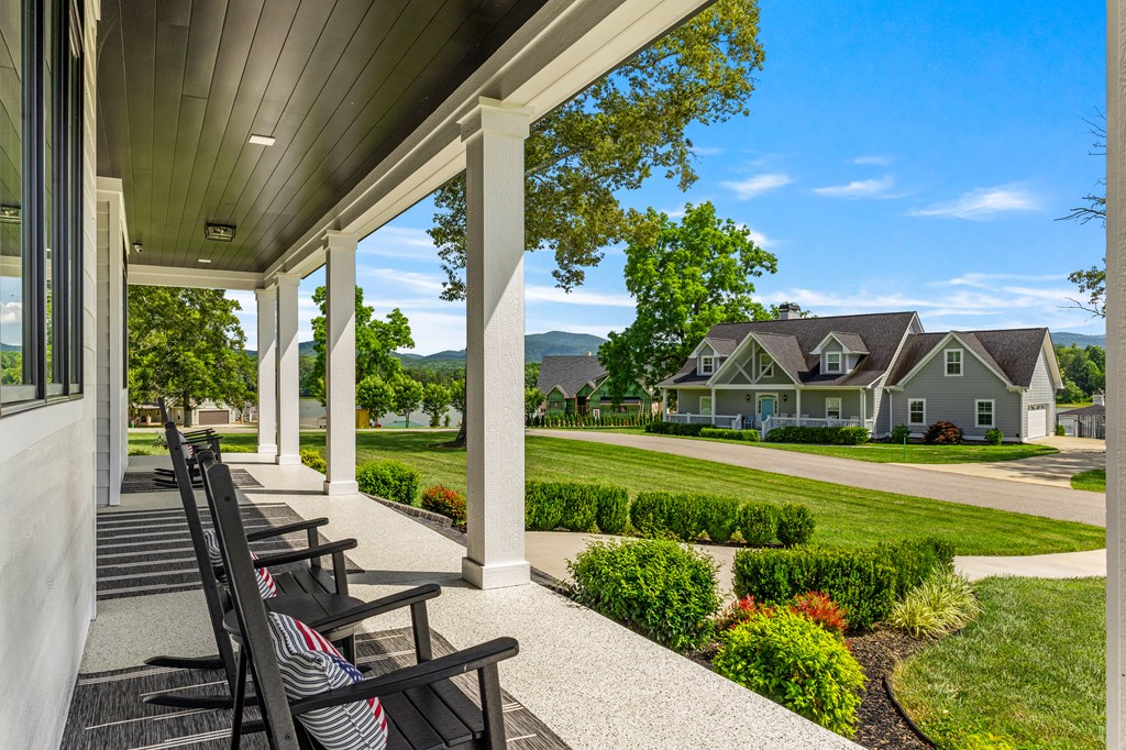 24 Farmland Ct