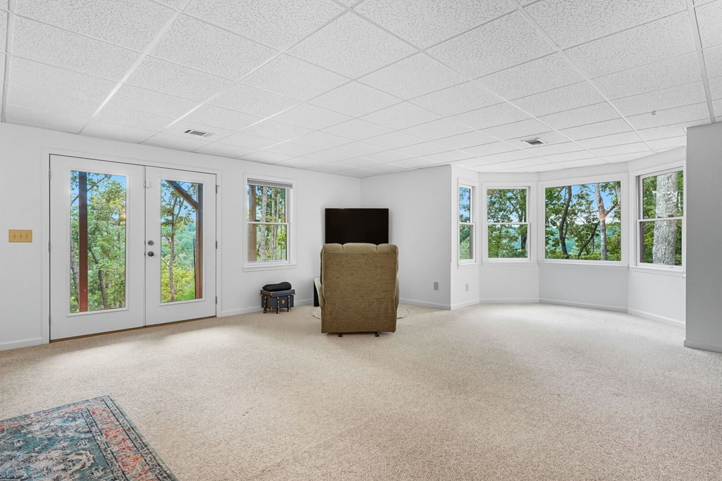 650 Myna Drive
