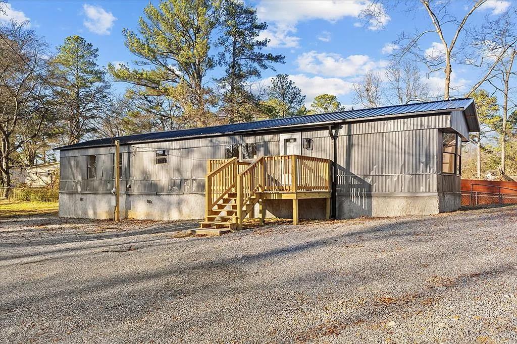 2637 Old Grade Road