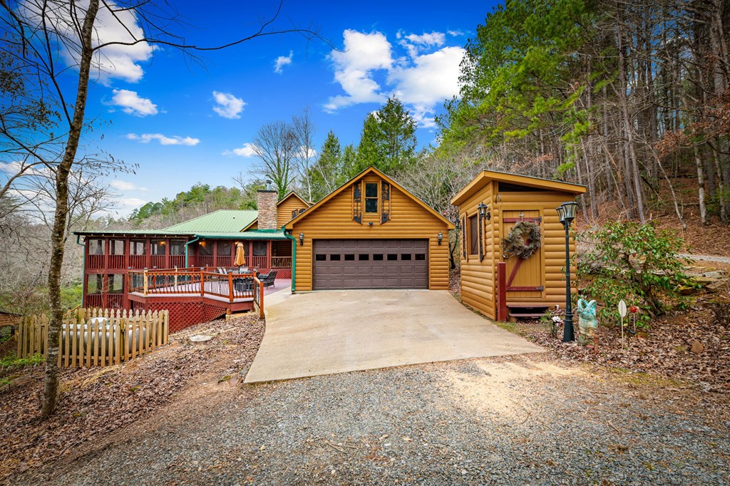 120 North Riverview Ln