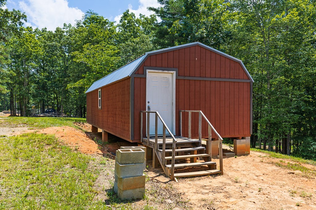 330 Kings Way