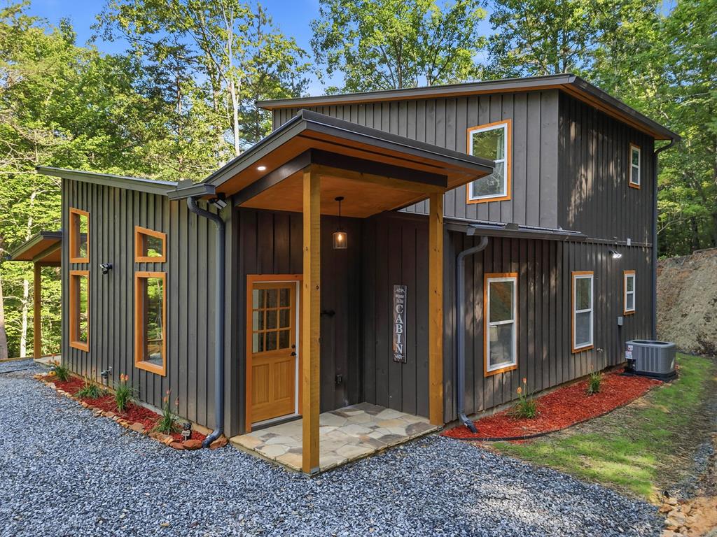 202 Jonquil Lane