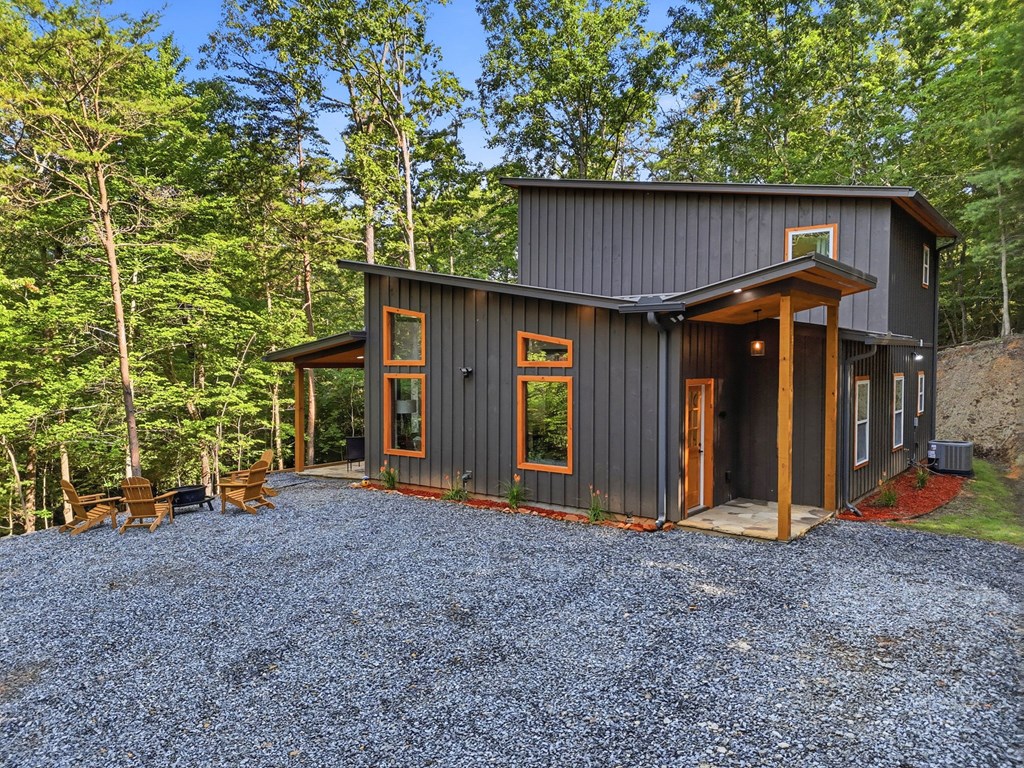 202 Jonquil Lane