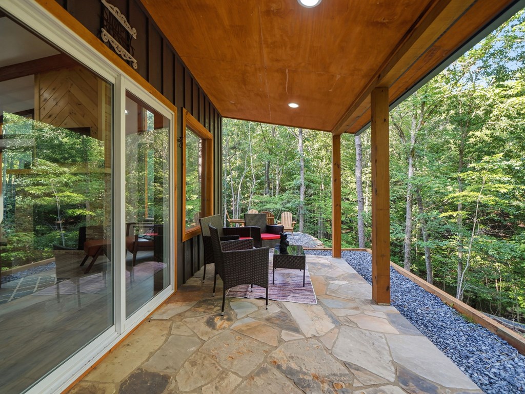 202 Jonquil Lane