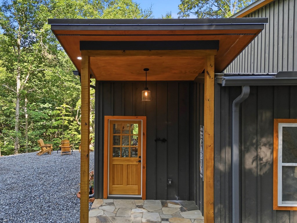 202 Jonquil Lane