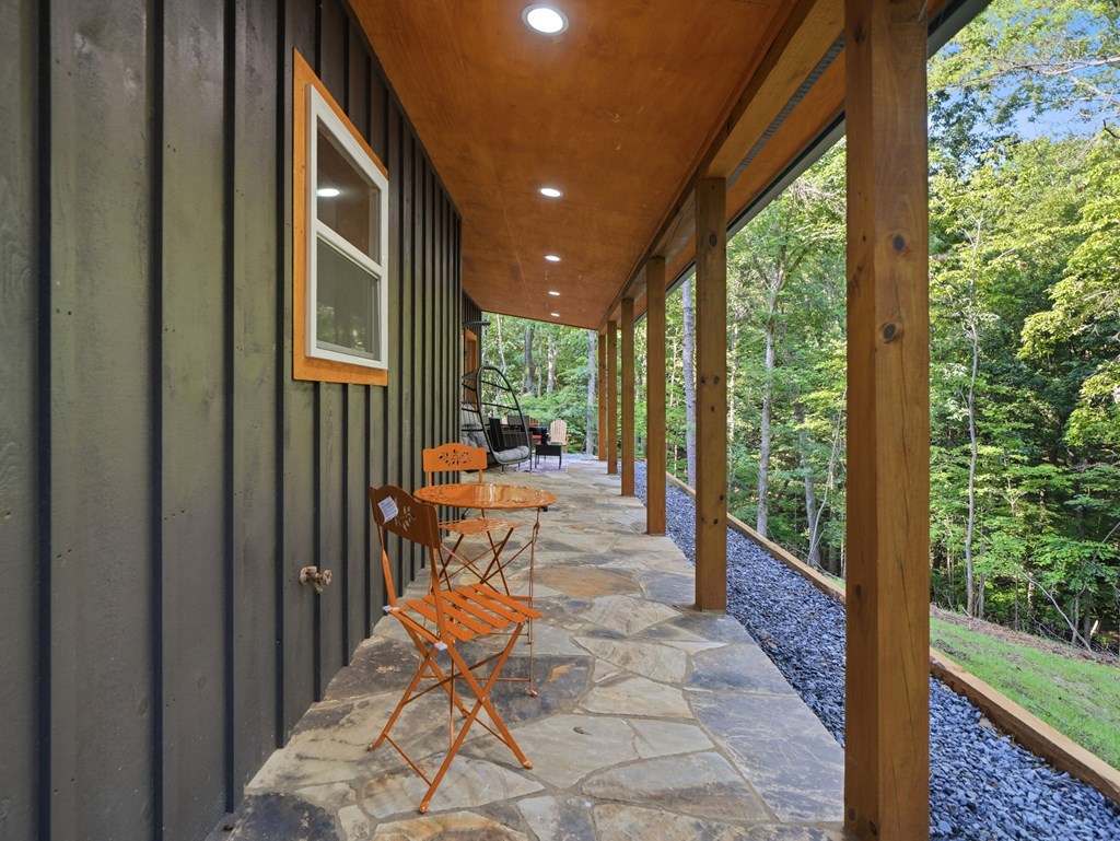 202 Jonquil Lane