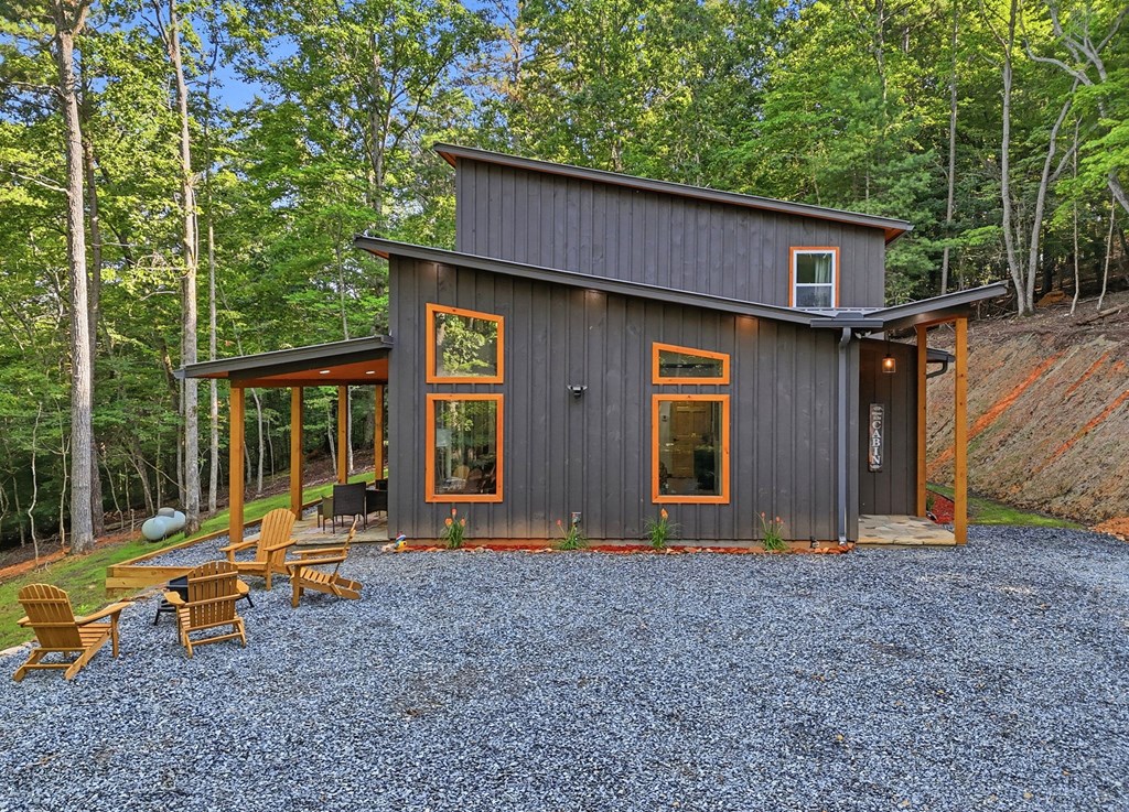 202 Jonquil Lane