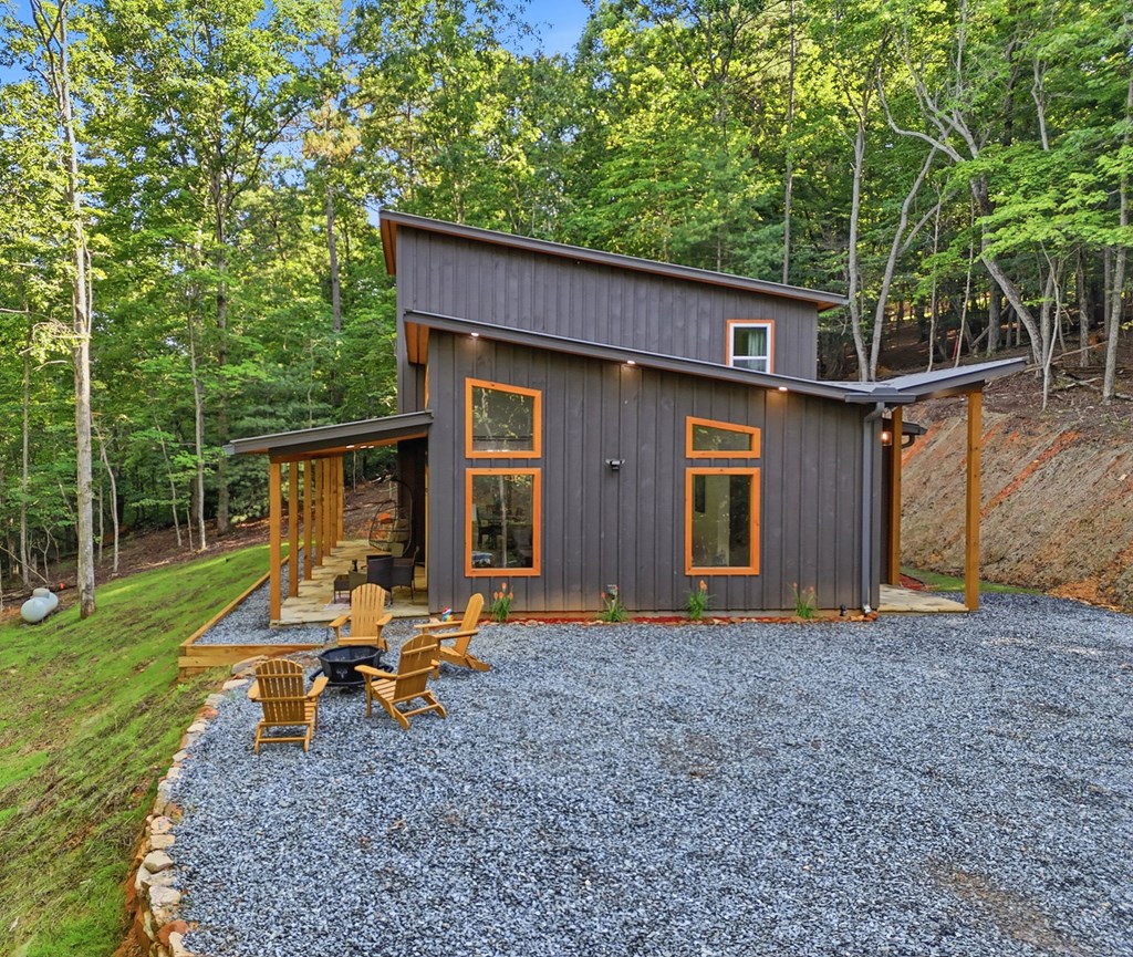 202 Jonquil Lane