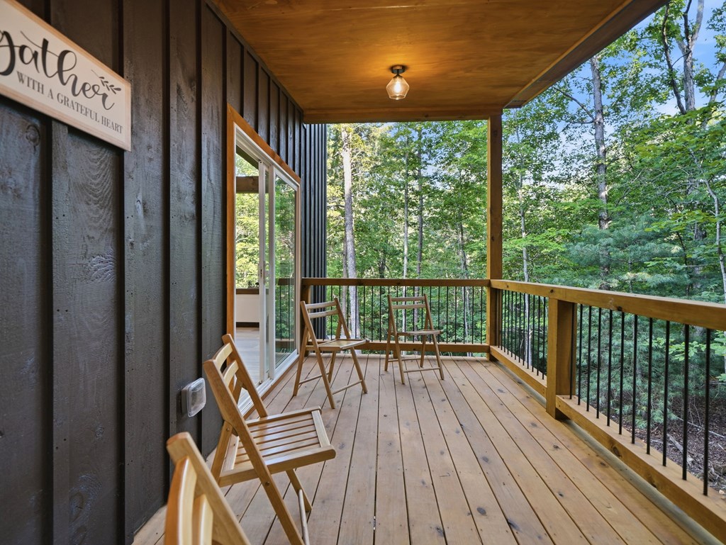 202 Jonquil Lane