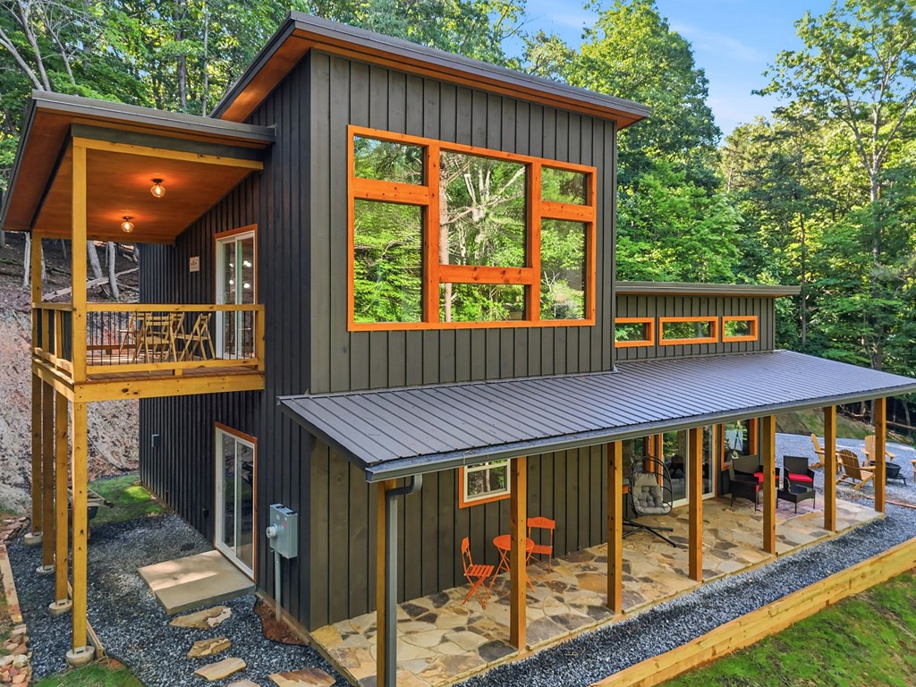 202 Jonquil Lane