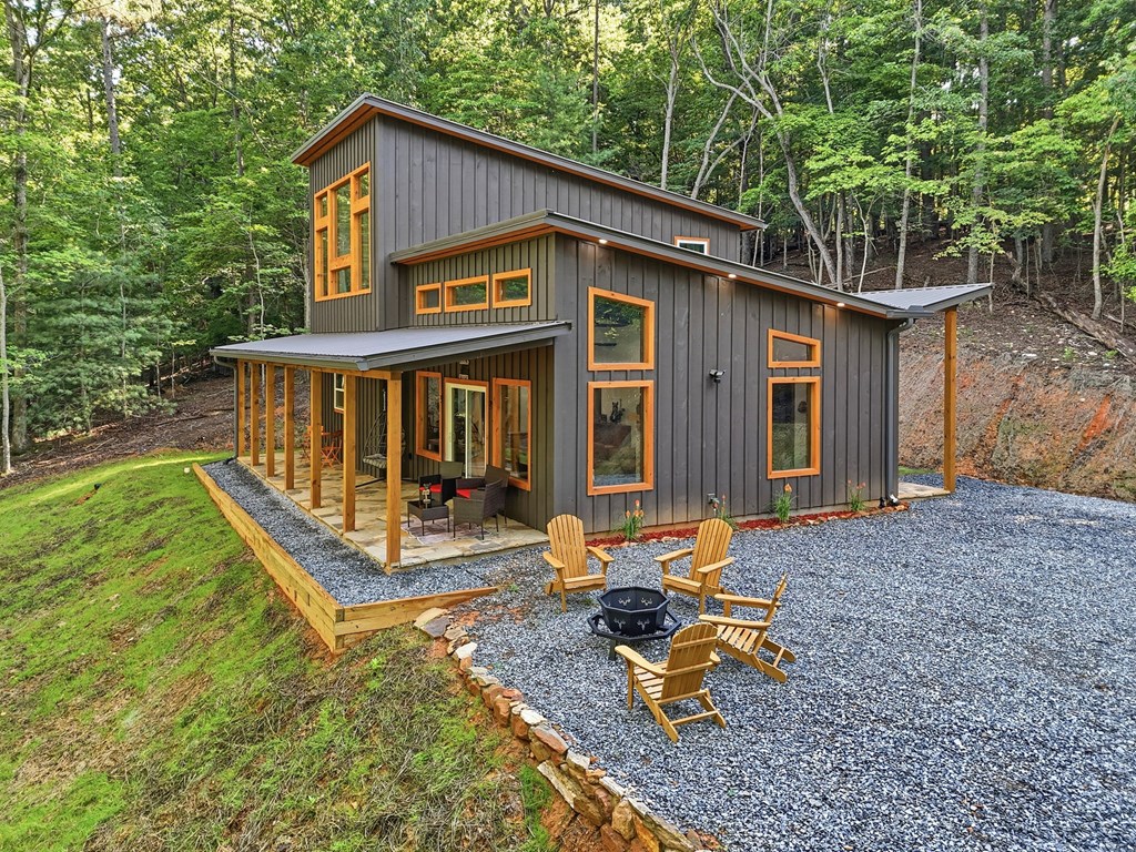 202 Jonquil Lane