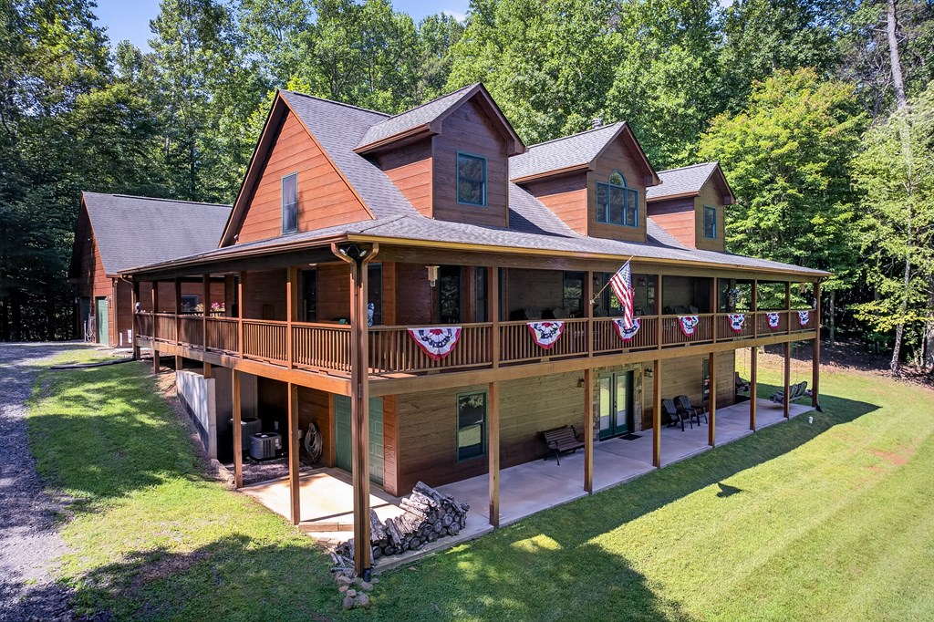 408 Mountain Creek Way