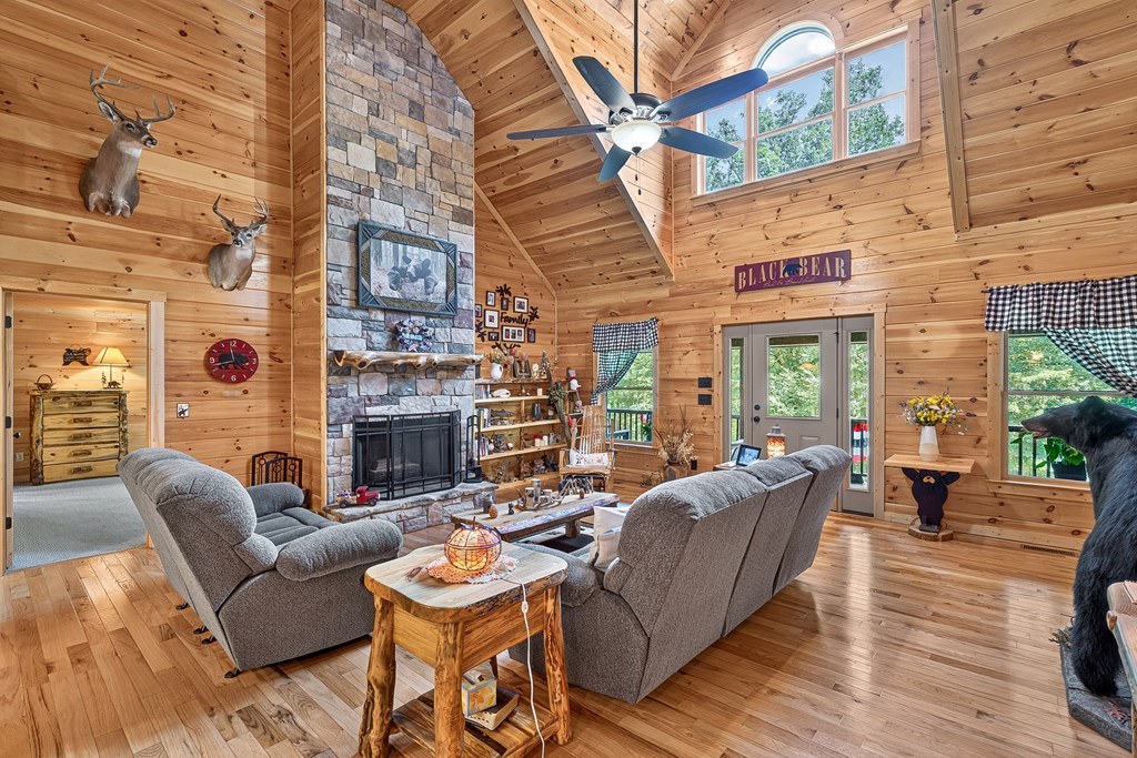 408 Mountain Creek Way