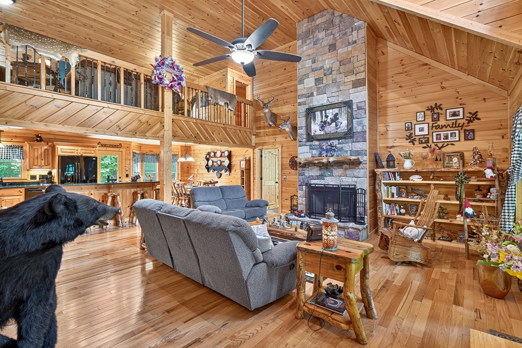 408 Mountain Creek Way
