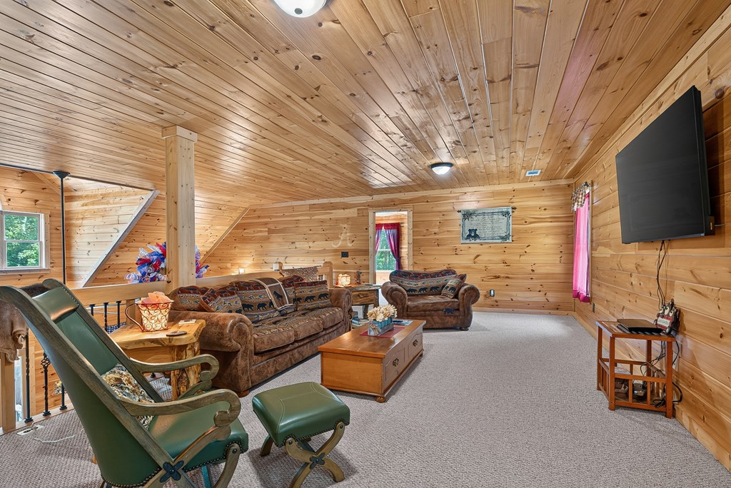 408 Mountain Creek Way