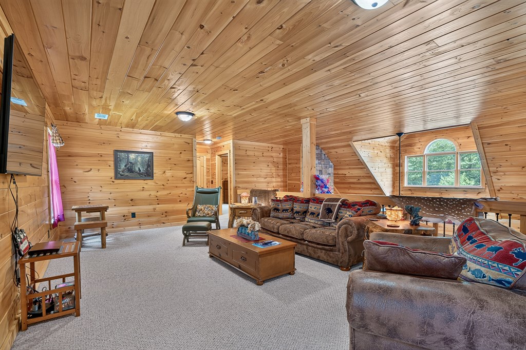 408 Mountain Creek Way