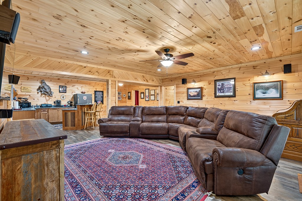 408 Mountain Creek Way