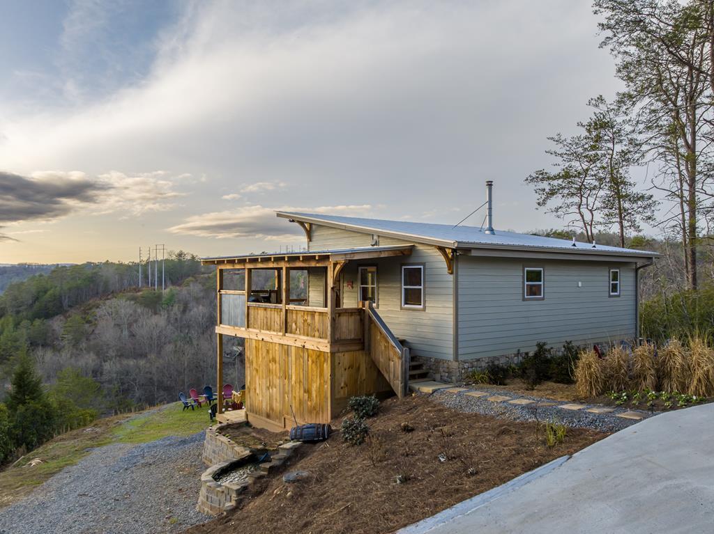 153 Riverview Circle