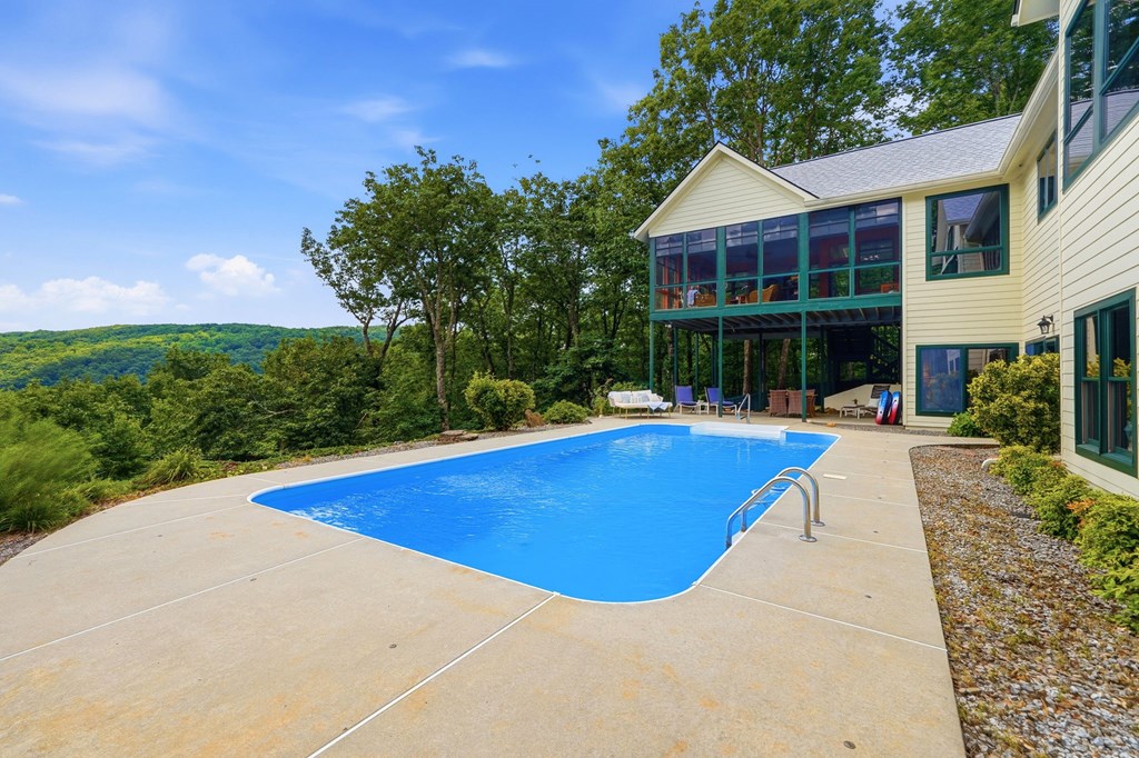 714 Clearview Drive