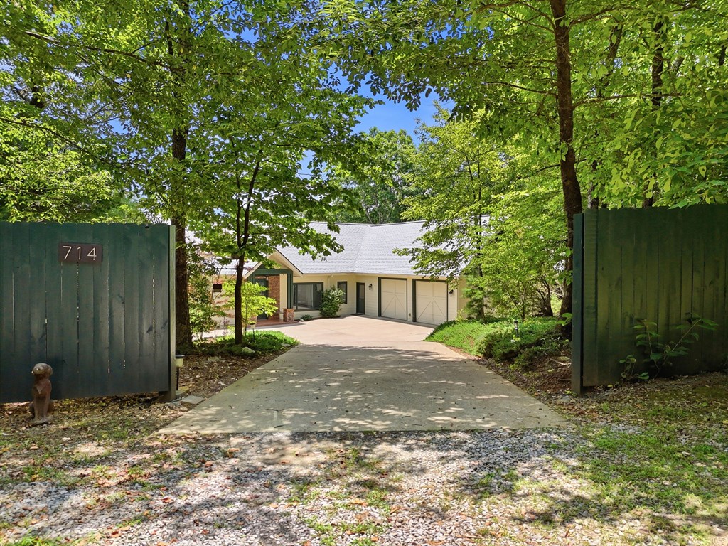 714 Clearview Drive
