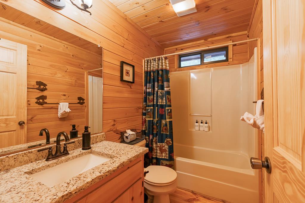 1480 Hidden Lake Drive