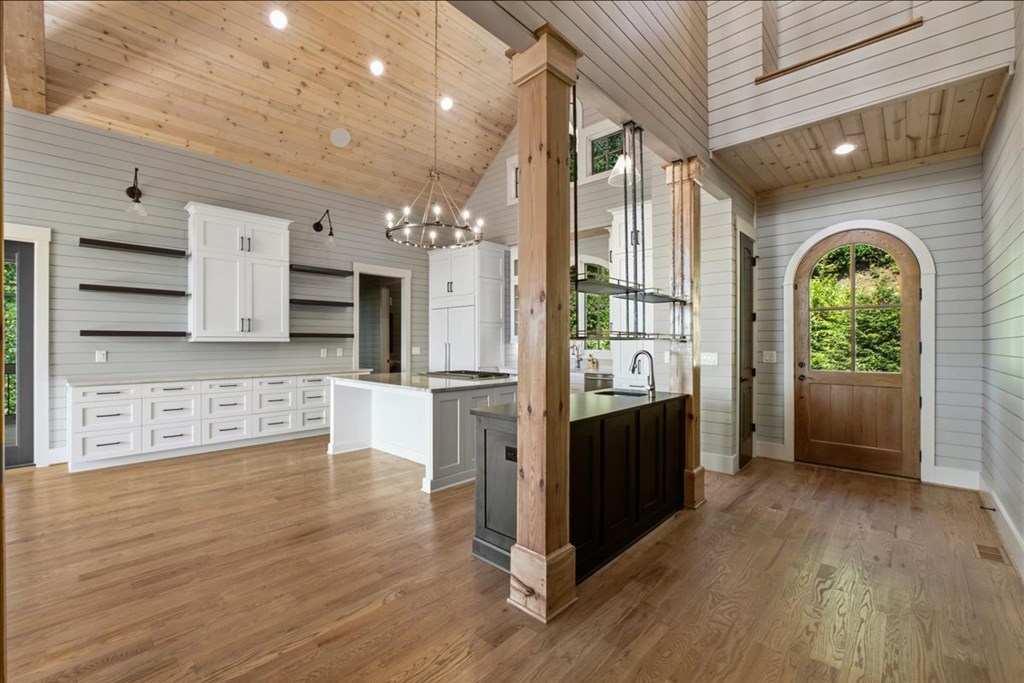 207 Utana Bluffs Trail
