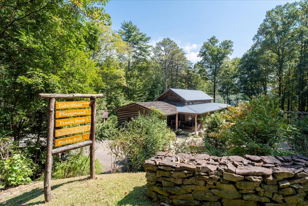 207 Utana Bluffs Trail