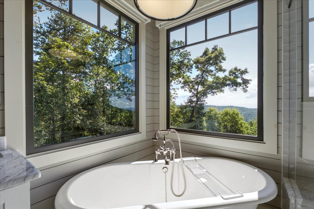207 Utana Bluffs Trail
