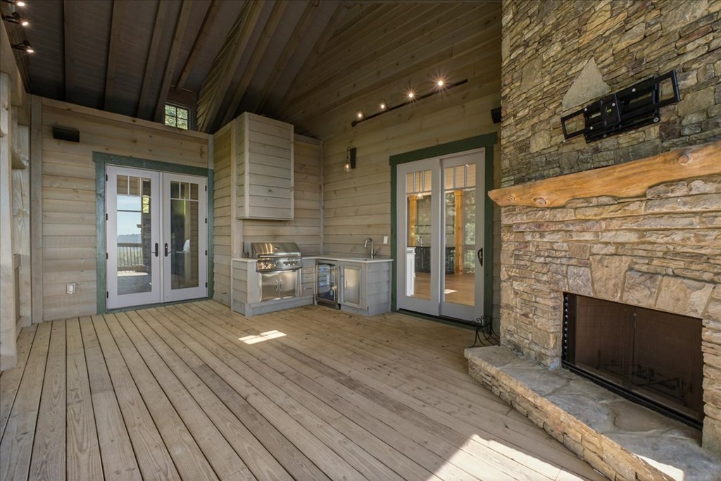 207 Utana Bluffs Trail