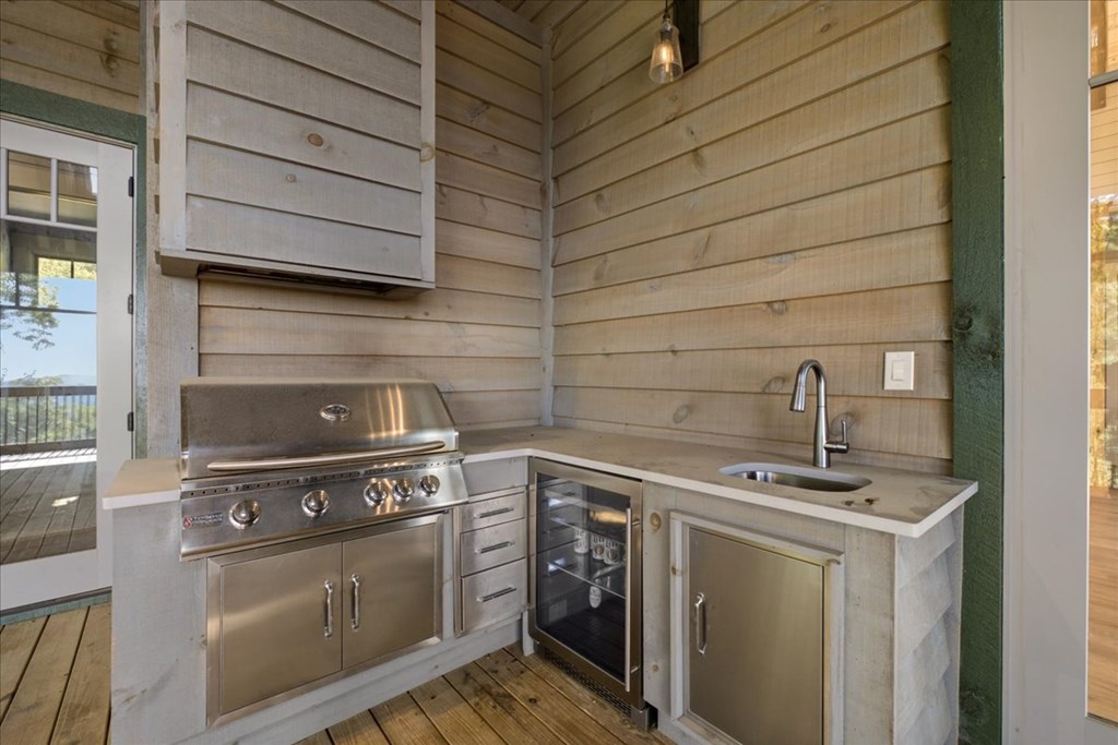 207 Utana Bluffs Trail