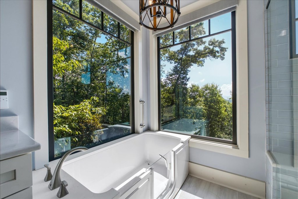 207 Utana Bluffs Trail