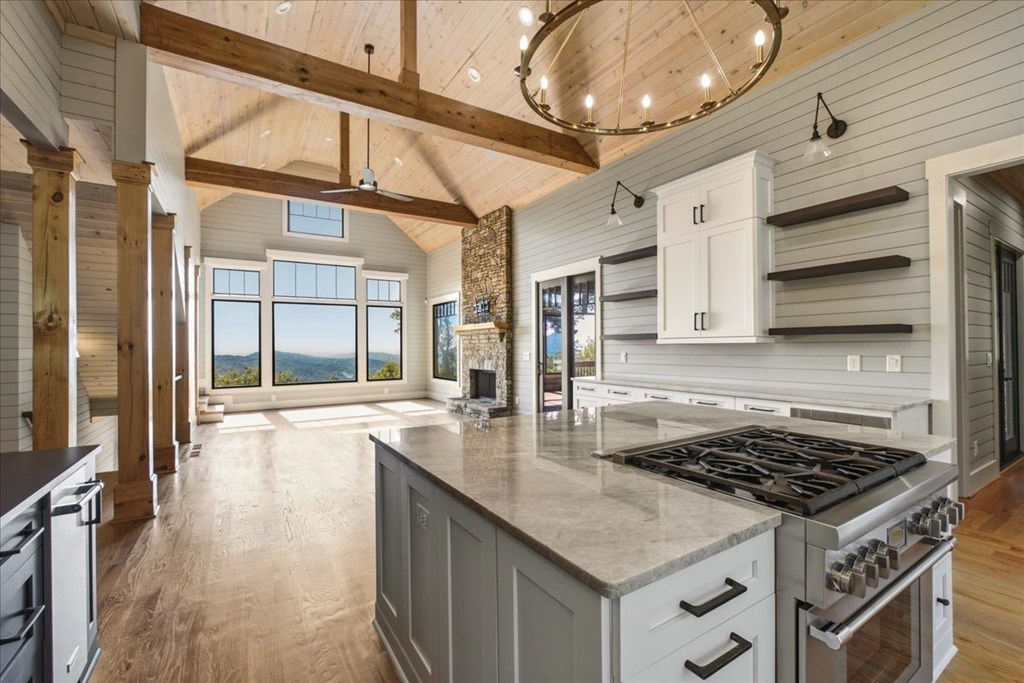 207 Utana Bluffs Trail