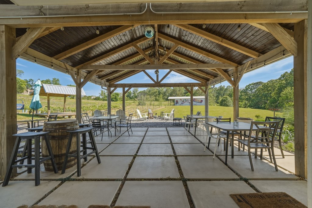 2317 Hwy 382