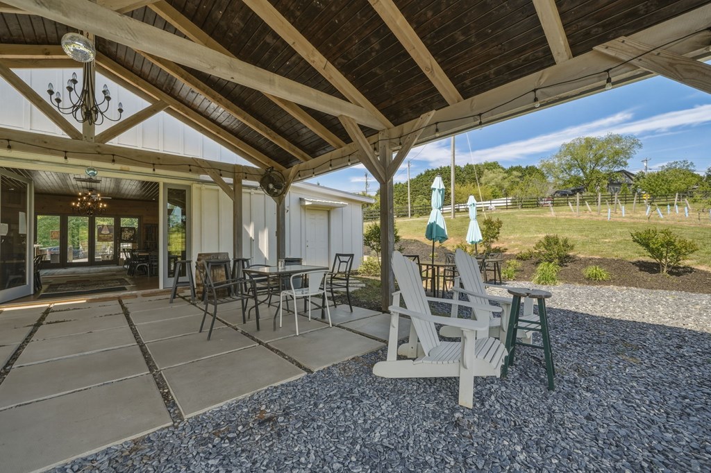 2317 Hwy 382