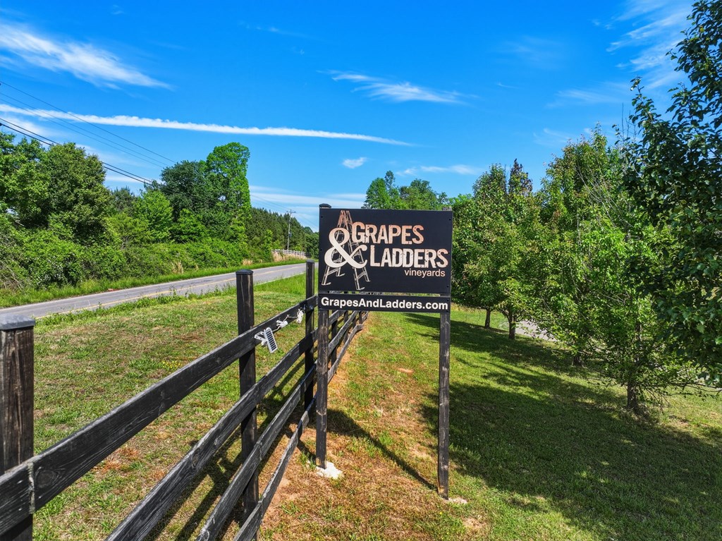 2317 Hwy 382